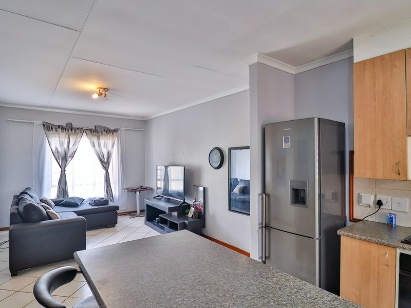 2 Bed and 1 Bath - First Floor - Photo 2