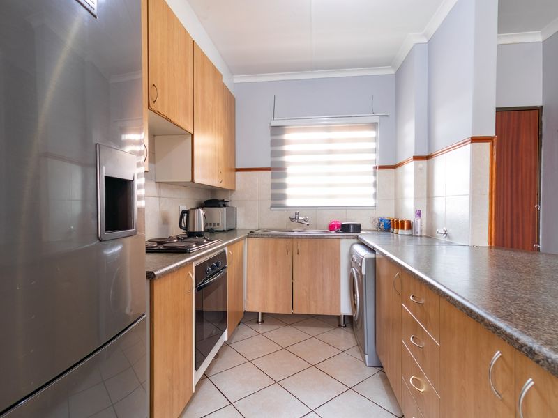 2 Bed and 1 Bath - First Floor - Photo 5