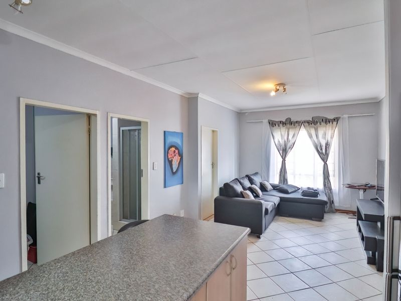 2 Bed and 1 Bath - First Floor - Photo 3