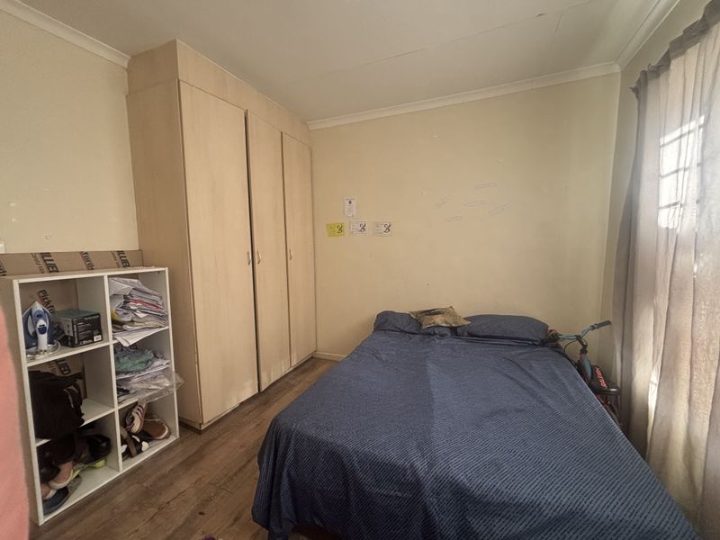 Full Title home in Secure Complex - Photo 10