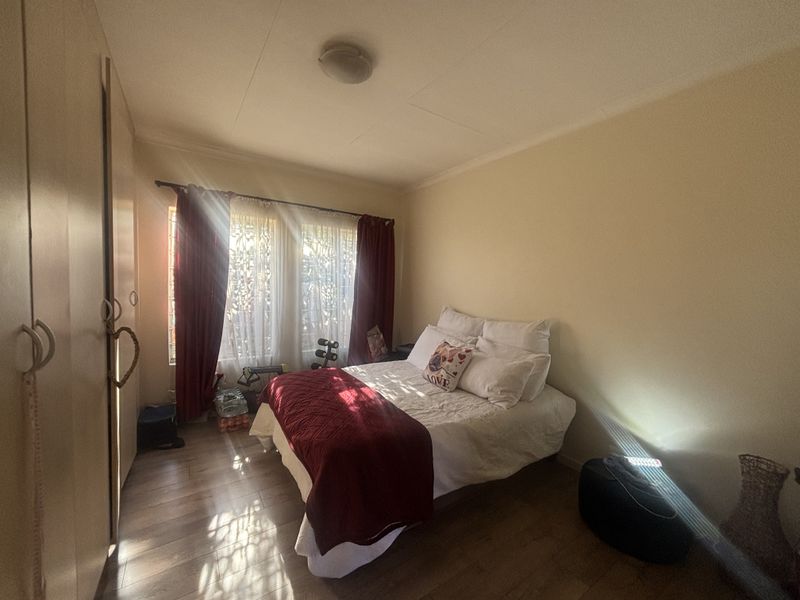 Full Title home in Secure Complex - Photo 6