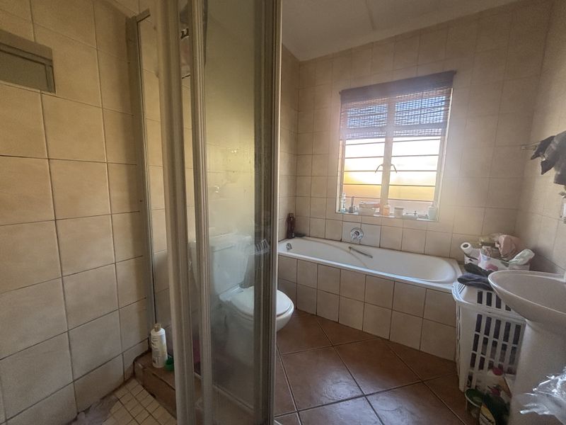 Full Title home in Secure Complex - Photo 7