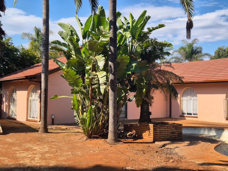 Spacious family home - Photo 5