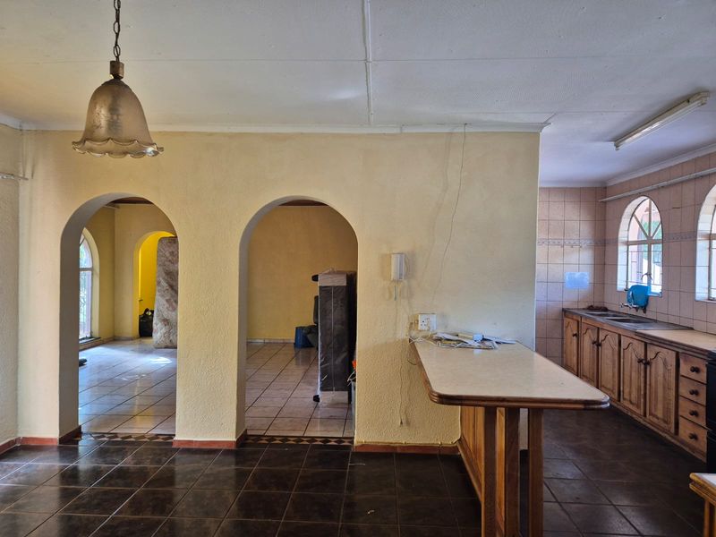 Spacious family home - Photo 7