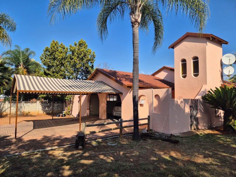 Spacious family home - Photo 2