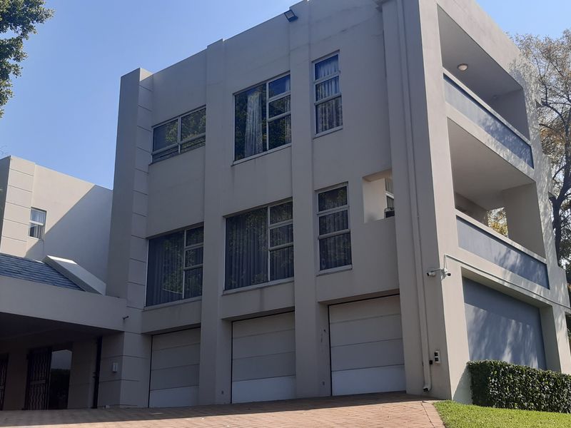 Sensational furnished  DIPLOMATIC Masterpiece with breathtaking views - Photo 2