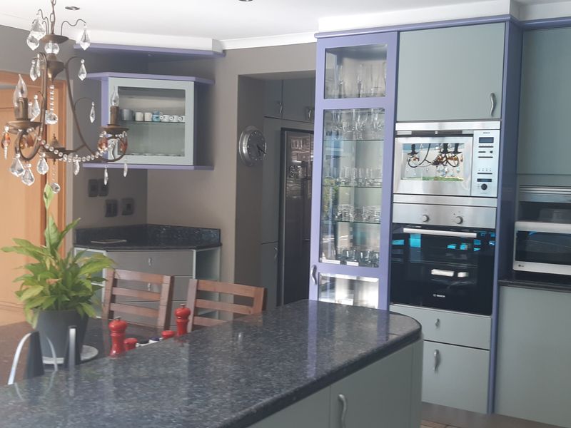 Sensational furnished  DIPLOMATIC Masterpiece with breathtaking views - Photo 9