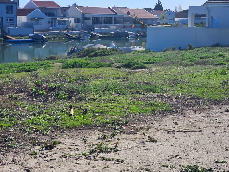 Prime 959 sqm plot in Port Owen - Photo 4