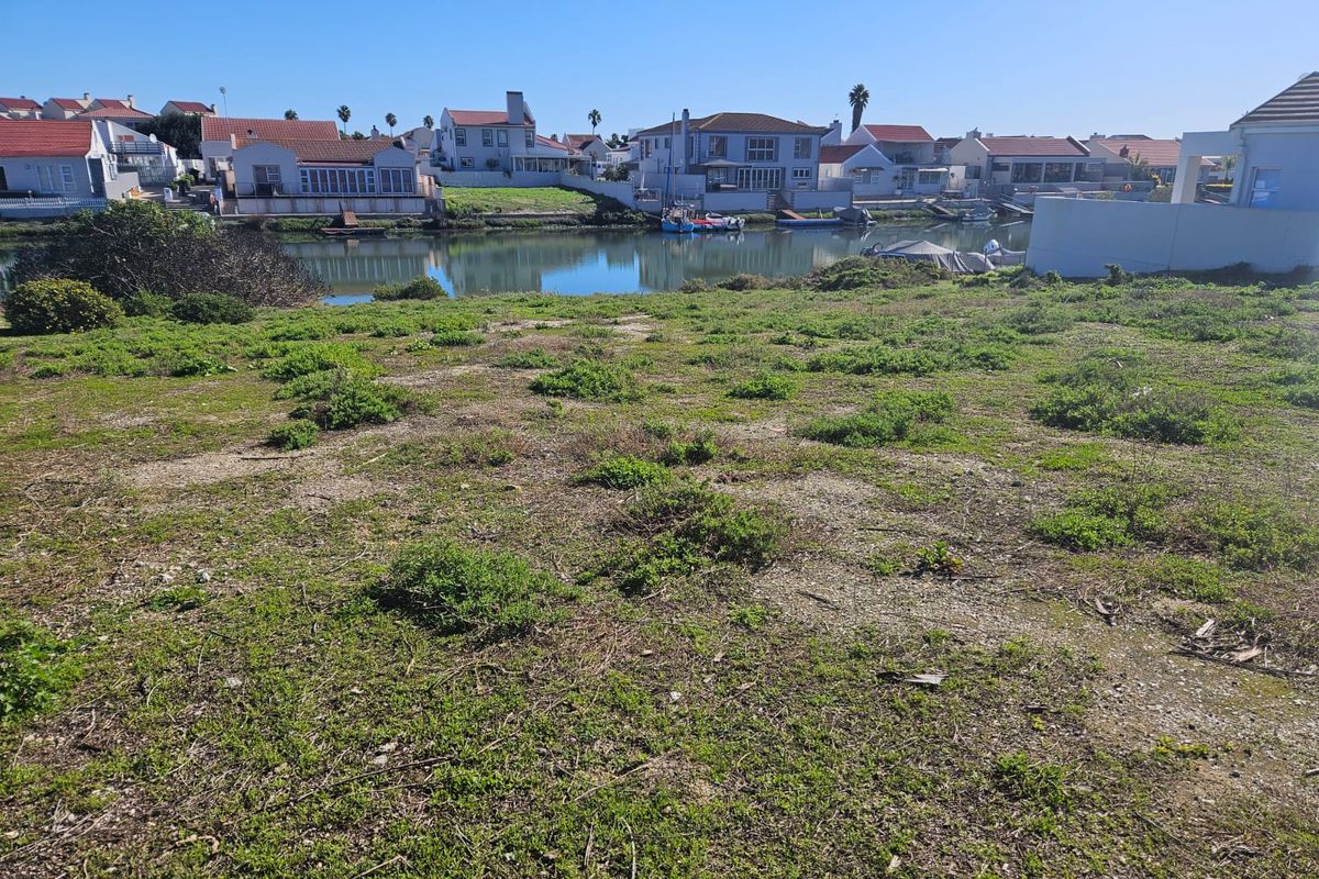 Prime 959 sqm plot in Port Owen - Photo 5