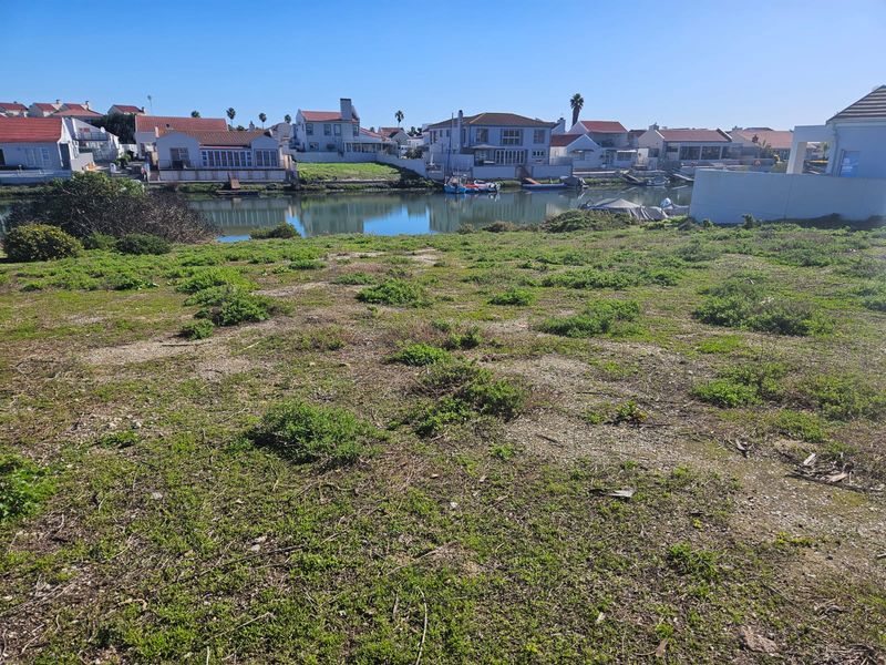 Prime 959 sqm plot in Port Owen - Photo 5