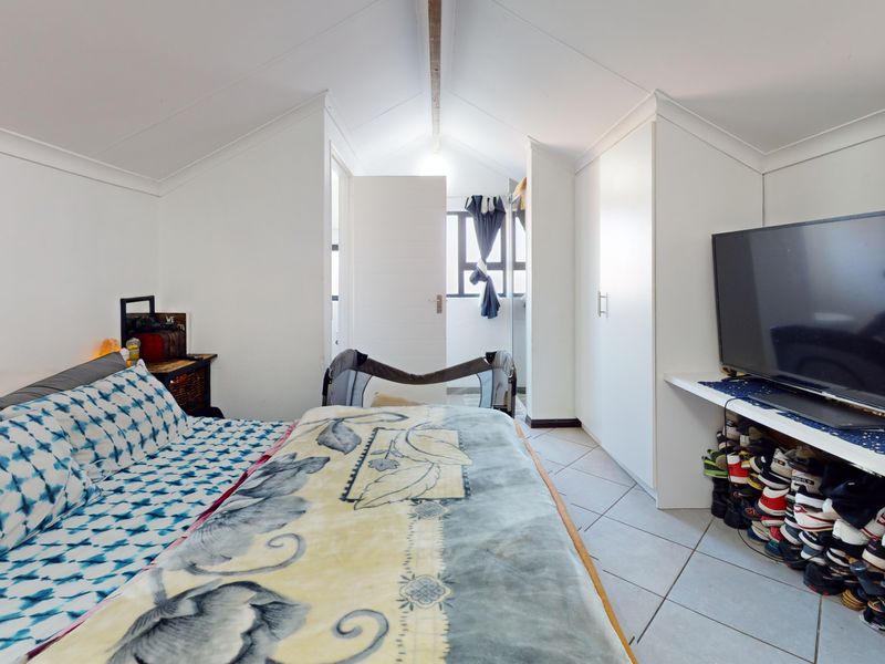 Modern, Secure & Energy-Savvy 3-Bedroom Home in Prime Location - Photo 7