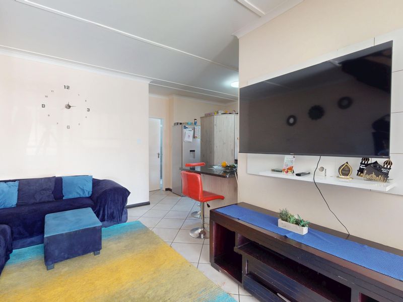 Modern, Secure & Energy-Savvy 3-Bedroom Home in Prime Location - Photo 10