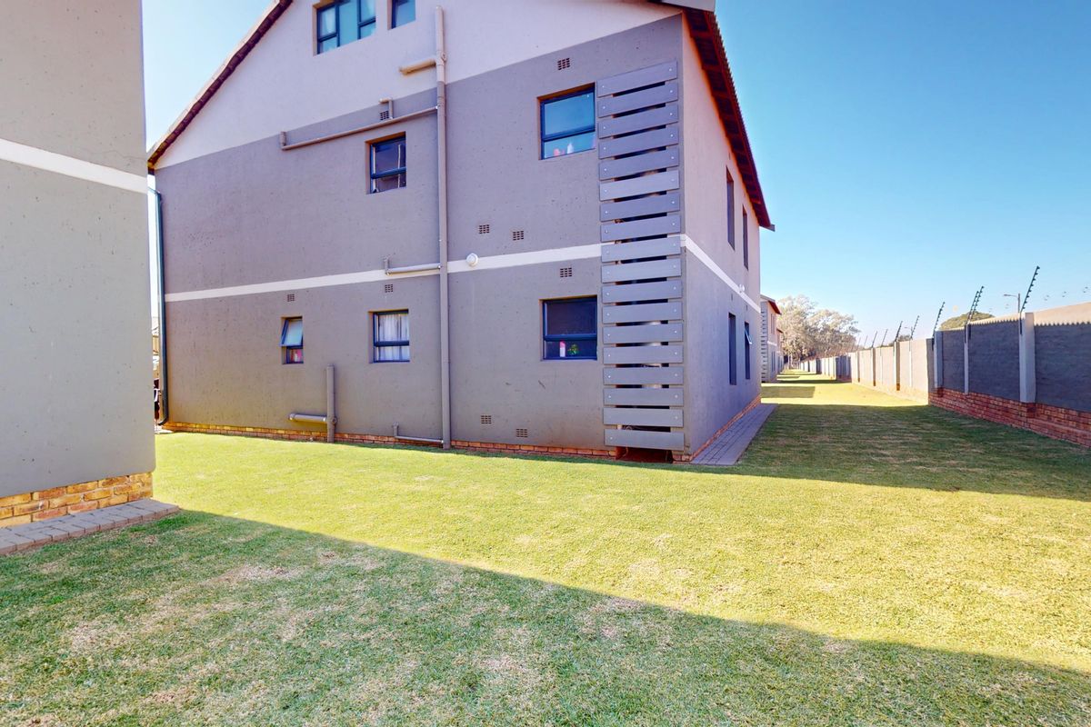 Modern, Secure & Energy-Savvy 3-Bedroom Home in Prime Location - Photo 3