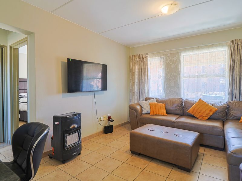 Secure Route 82 Complex - Beautiful and Neat Upstairs with Balcony - Photo 6