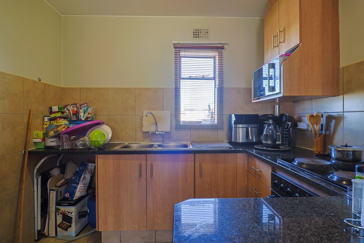 Secure Route 82 Complex - Beautiful and Neat Upstairs with Balcony - Photo 3