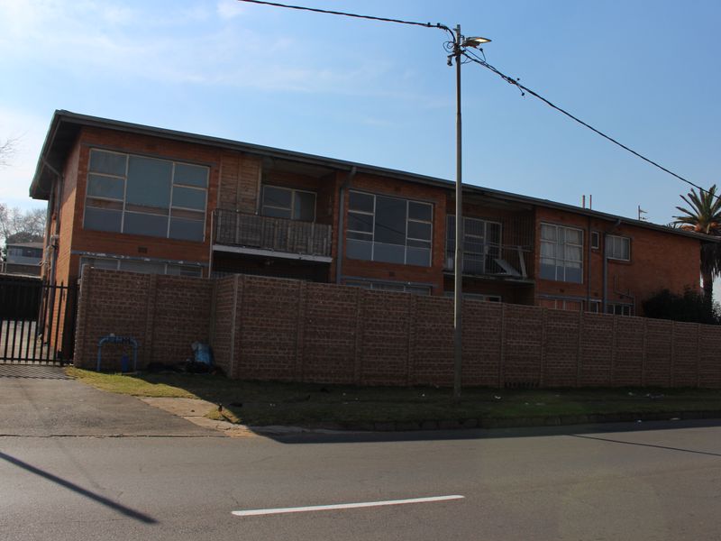 Why Rent, Step On The Property Ladder & Pay Your Own Bond at R3 893 at 10.5% if you qualify. - Photo 9