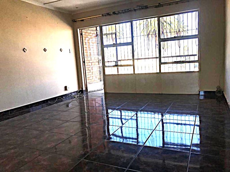 Why Rent, Step On The Property Ladder & Pay Your Own Bond at R3 893 at 10.5% if you qualify. - Photo 5