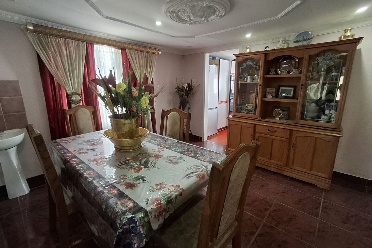 4 Bedroom Family Home - Photo 4