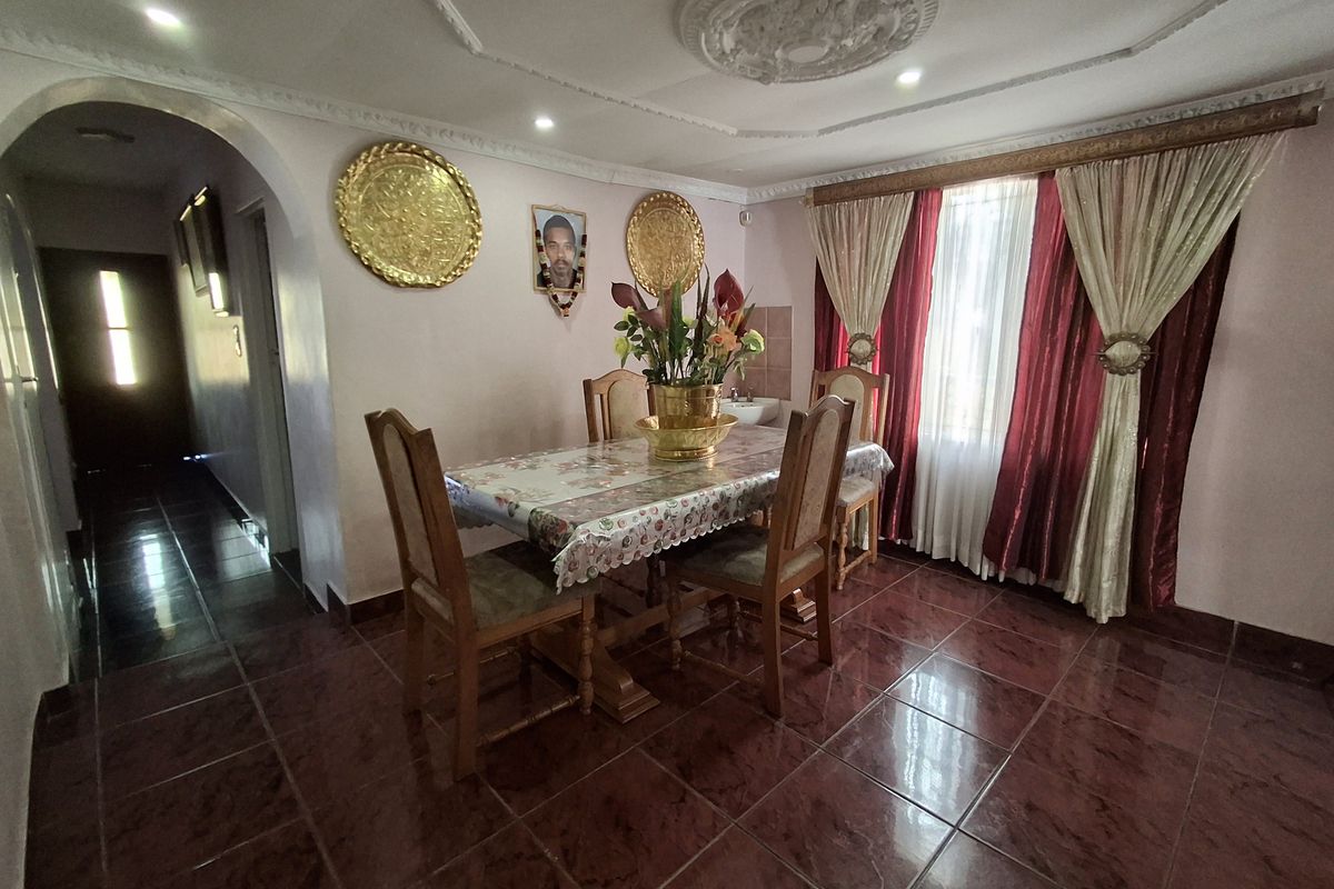 4 Bedroom Family Home - Photo 3