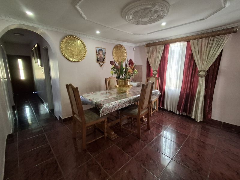 4 Bedroom Family Home - Photo 3