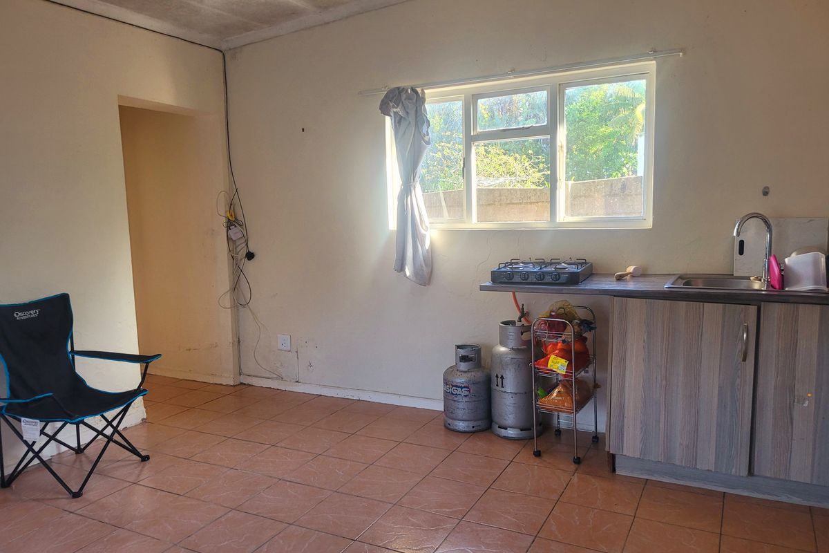 2 Bedroomed 2 bath roomed garden cottage walking distance to the beach - Photo 2