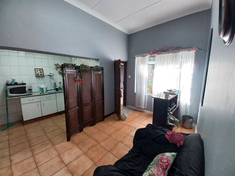 Versatile Property in Prime Bo-Dorp Location – Endless Potential! - Photo 7