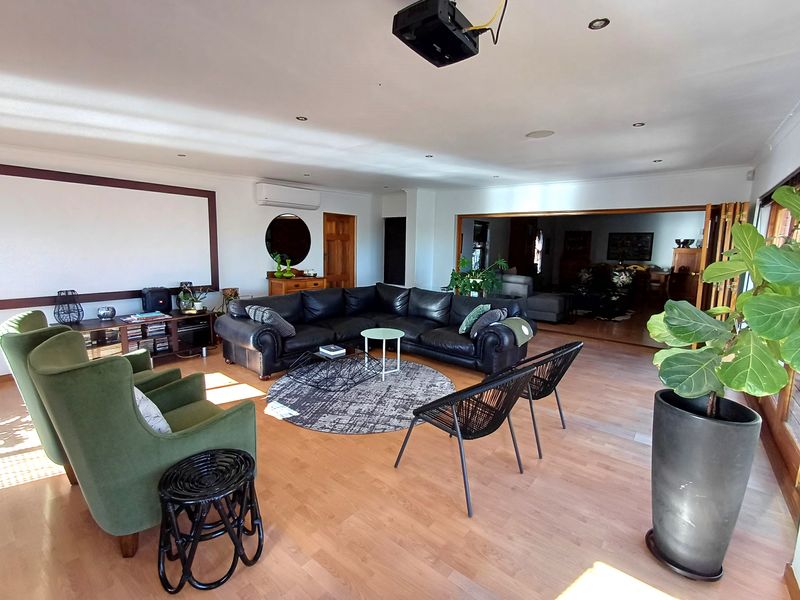 Newly Renovated, Modern Home For Sale in Winterhoek Park. - Photo 4