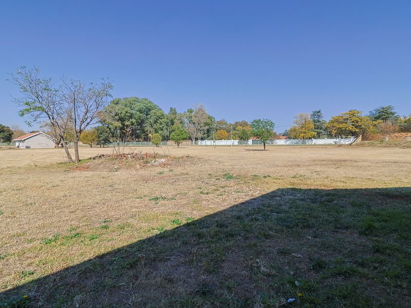 Stunning 5ha Property with Main Home + Cottages - Photo 3