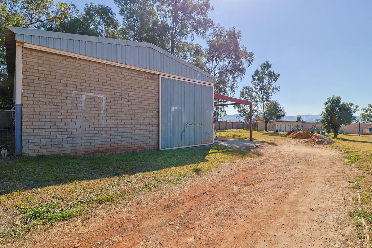 Stunning 5ha Property with Main Home + Cottages - Photo 5