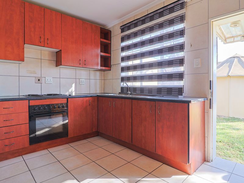 🏘️ 12+ Houses, 11+ Cottages & 13 Rental Rooms - Photo 7