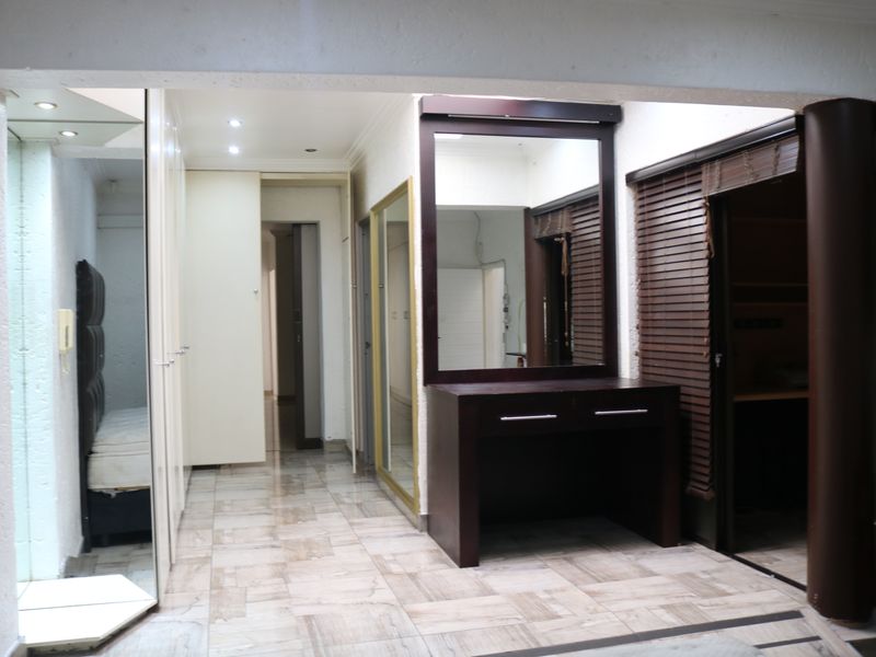 Hollywood-Style Mansion offering 5 Bed, 5 Bath on 1734sqm Land with 550sqm Under Roof - Photo 5