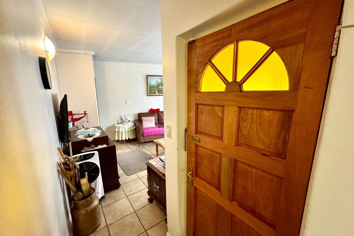Great Location!  Three bedroom home for sale on a corner stand in Secunda - Photo 3