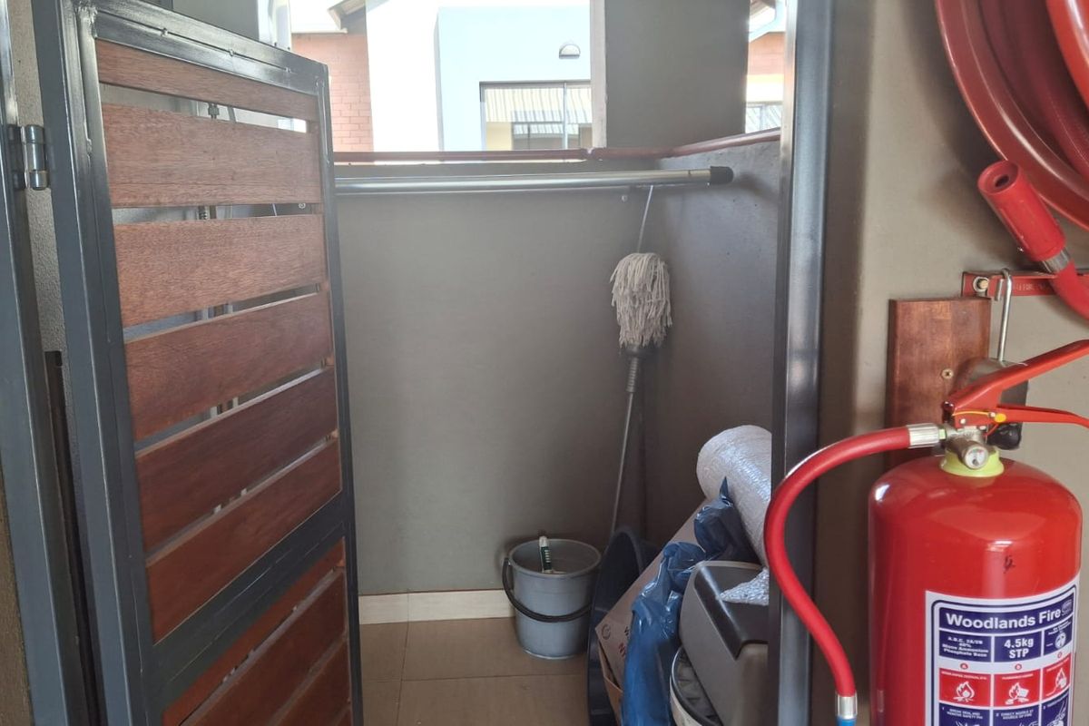 Modern Elegance Meets Eco-Living - Stylish Apartment! - Photo 4