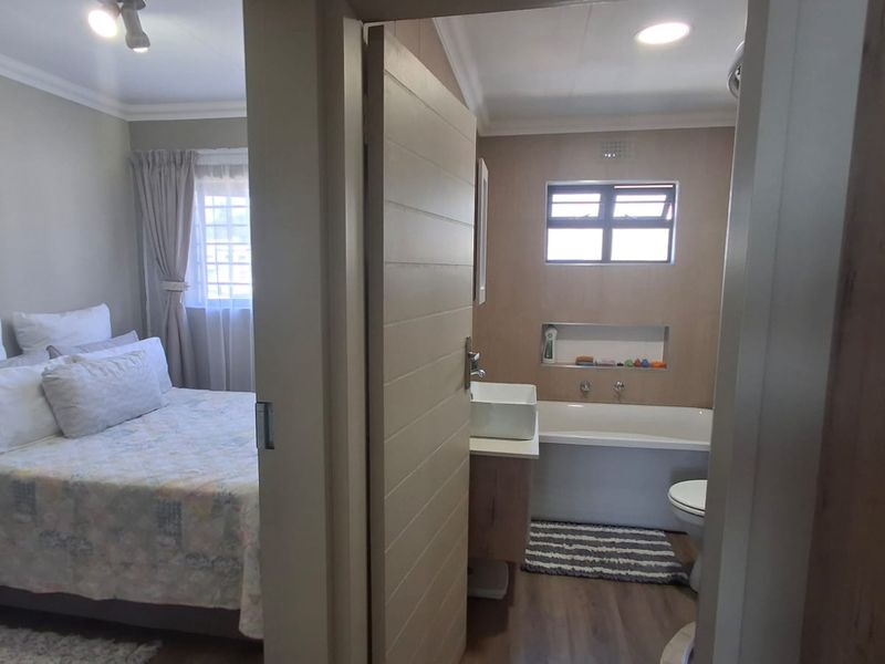 Modern Elegance Meets Eco-Living - Stylish Apartment! - Photo 9