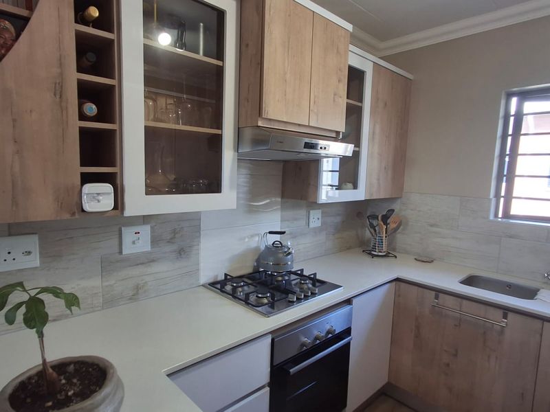 Modern Elegance Meets Eco-Living - Stylish Apartment! - Photo 7