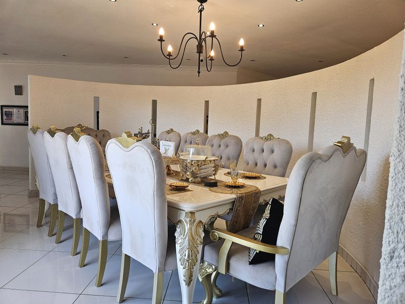 Elegant Family Home with Sea Views, Lavish Entertainment & Private Flatlet1 - Photo 8