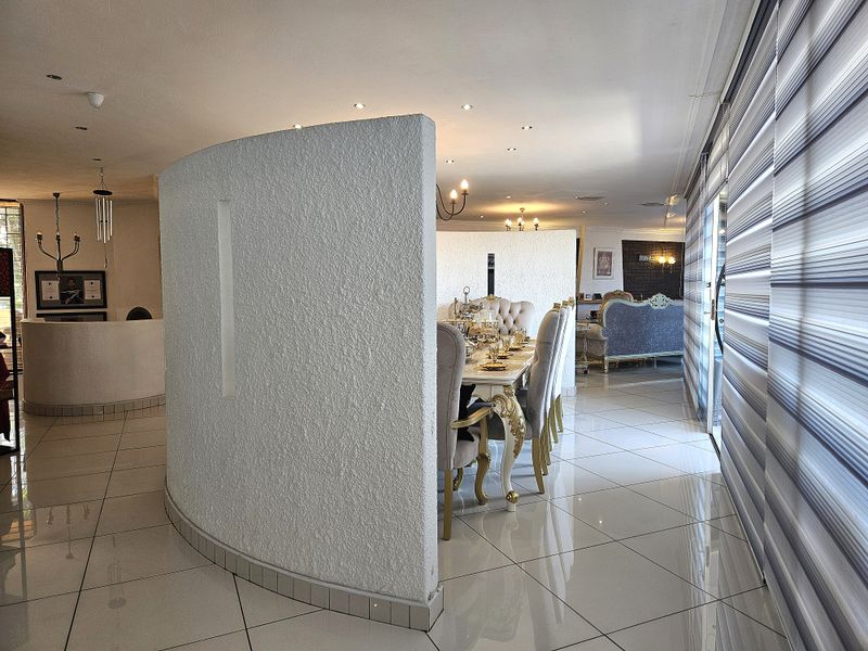 Elegant Family Home with Sea Views, Lavish Entertainment & Private Flatlet1 - Photo 7