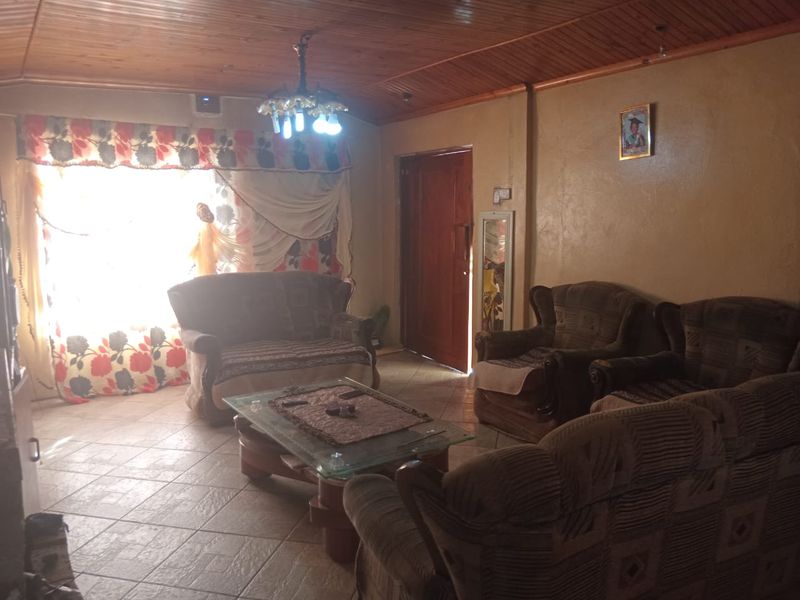 4 Bedroom house for sale! - Photo 4