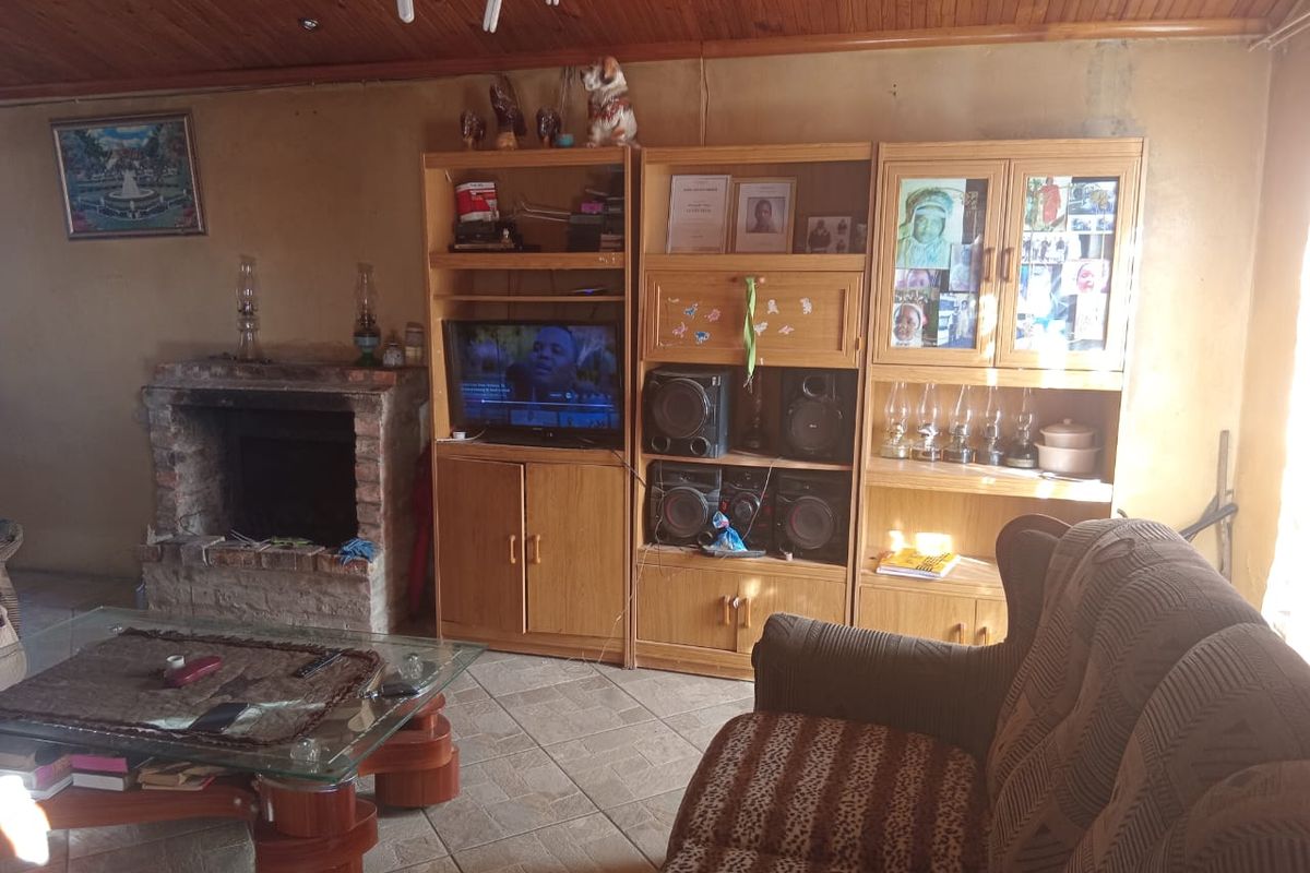 4 Bedroom house for sale! - Photo 3