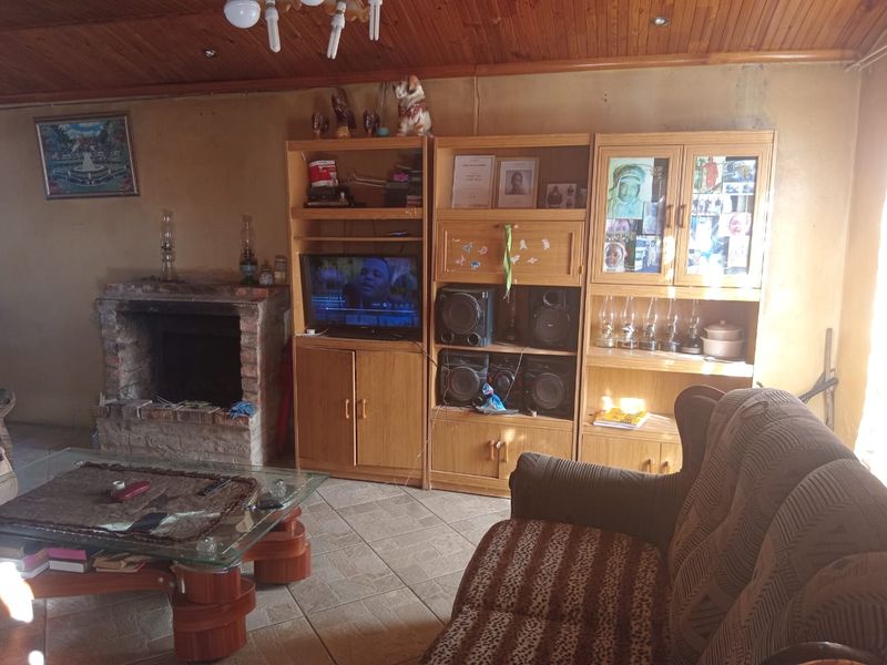 4 Bedroom house for sale! - Photo 3