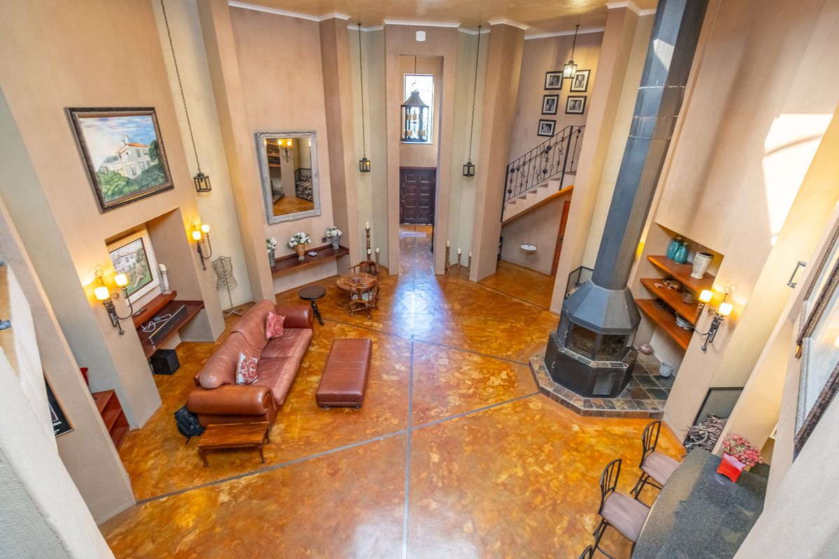 Executive 12-Bedroom Guesthouse | Modern Elegance Meets Timeless Charm - Photo 5