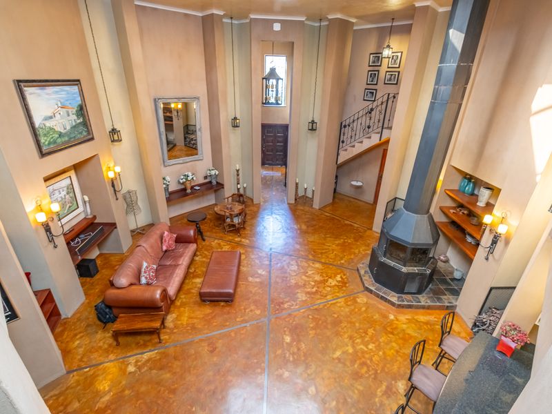 Executive 12-Bedroom Guesthouse | Modern Elegance Meets Timeless Charm - Photo 5