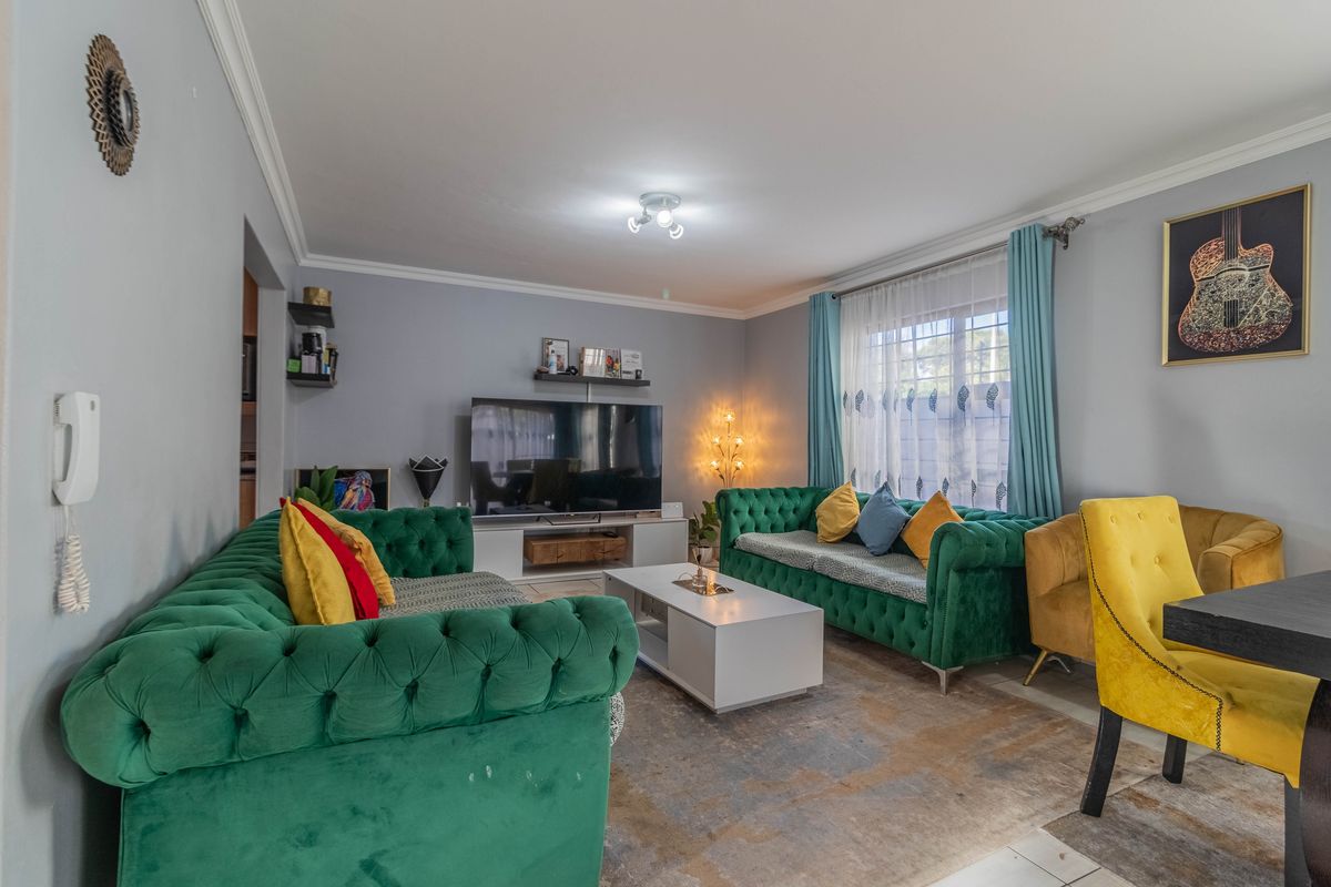 Modern & Secure 3-Bedroom Duplex in Prime Location - Photo 4