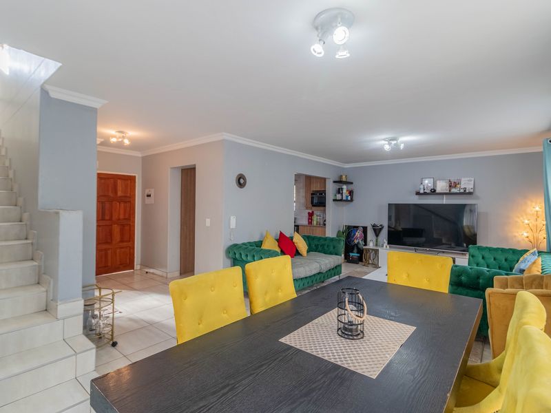 Modern & Secure 3-Bedroom Duplex in Prime Location - Photo 7