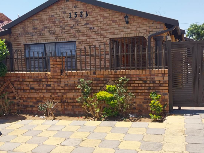 House for Sale ! - Photo 2