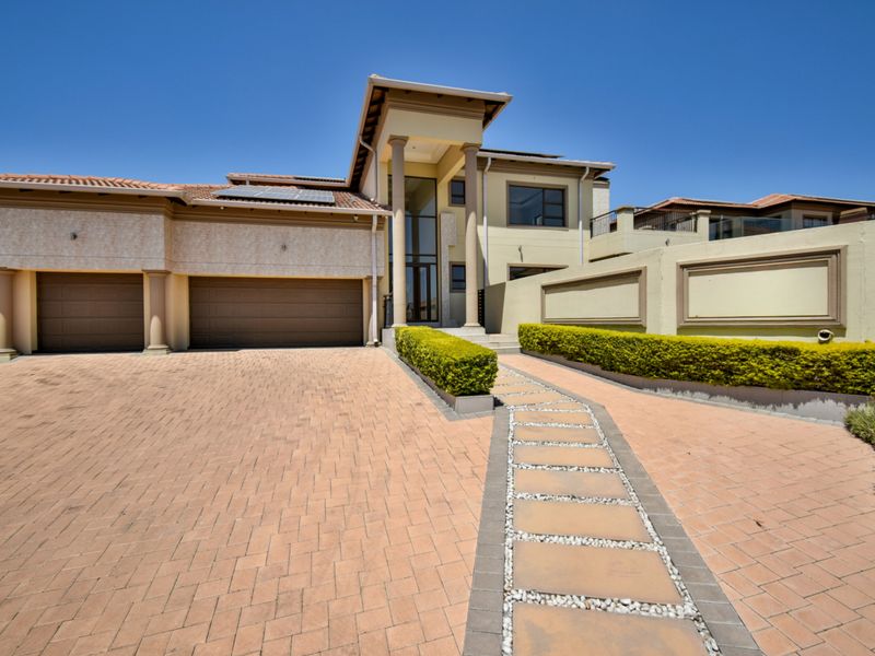 Elegant Luxury Redefined – A Turnkey Masterpiece with Premium Appliances Included - Photo 4