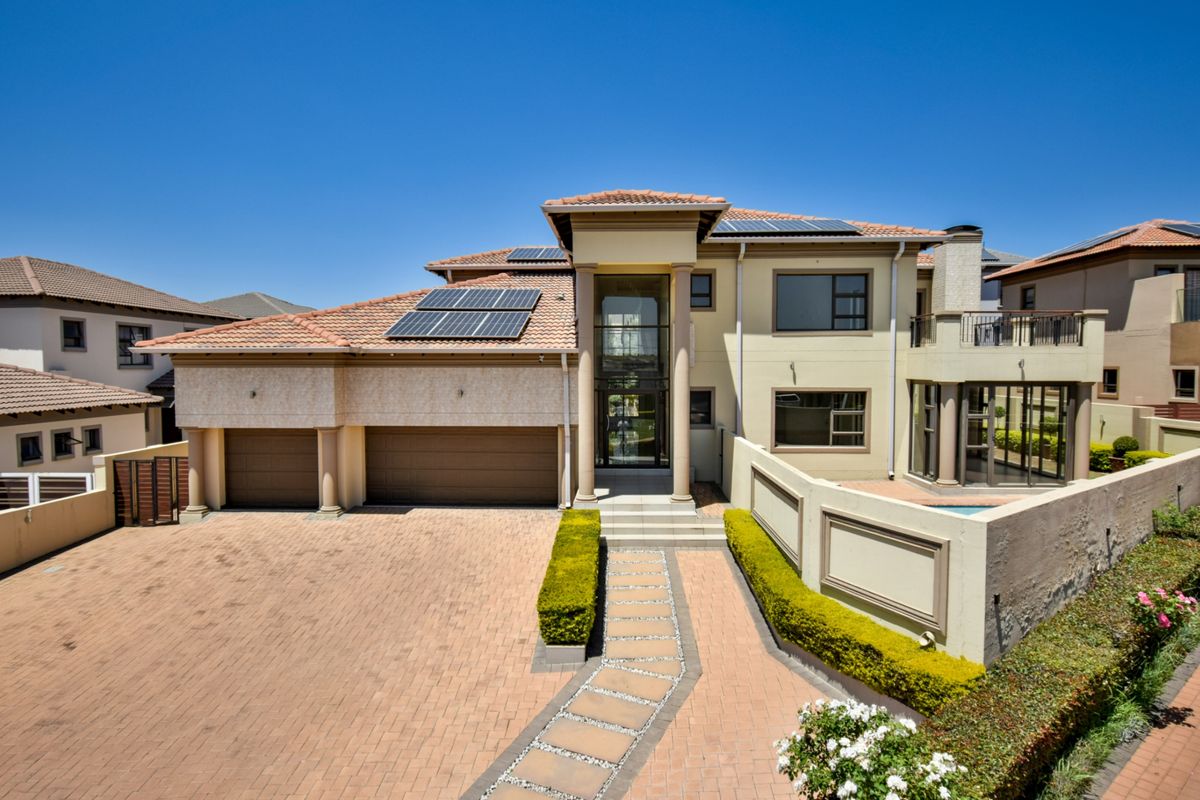 Elegant Luxury Redefined – A Turnkey Masterpiece with Premium Appliances Included - Photo 5