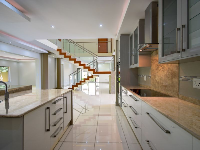 Elegant Luxury Redefined – A Turnkey Masterpiece with Premium Appliances Included - Photo 8