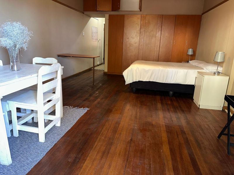 1 Bedroom flat in Quigney - Photo 2