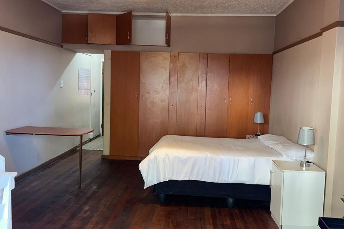 1 Bedroom flat in Quigney - Photo 3